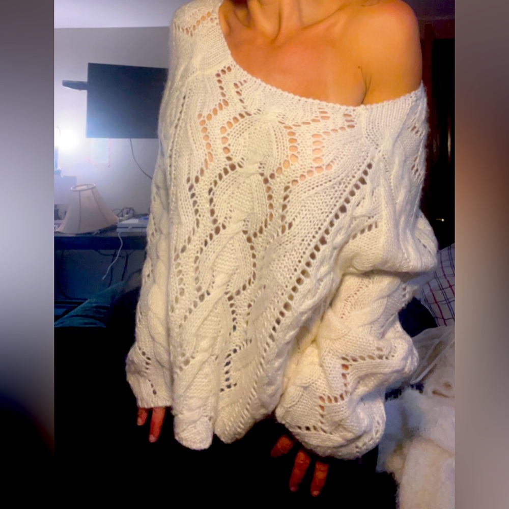 Crochet-like knit Cropped Sweater off shoulder Size XL
